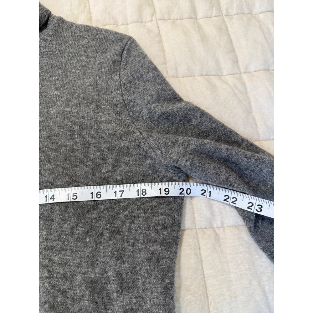 Neiman Marcus 100% Cashmere Sweater L Gray Turtleneck Quiet Luxury Classic - Picture 10 of 14